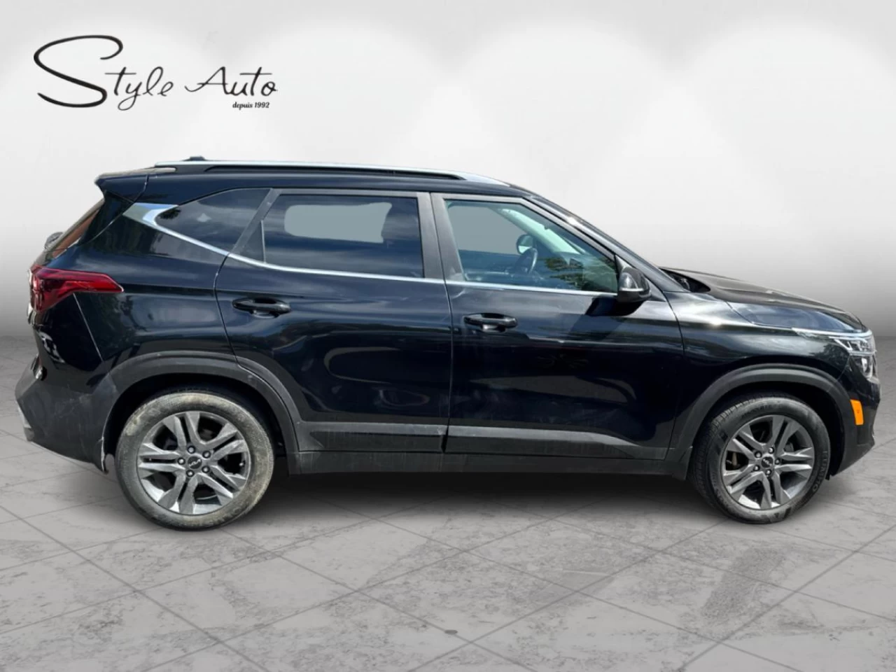 2023 Kia Seltos EX FWD Image principale