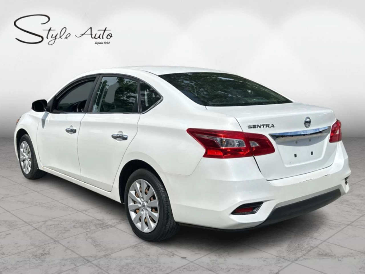2017 Nissan Sentra SV Image principale