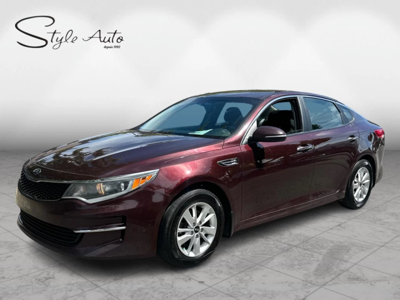 2016 Kia Optima 4dr Sdn LX+ Image principale