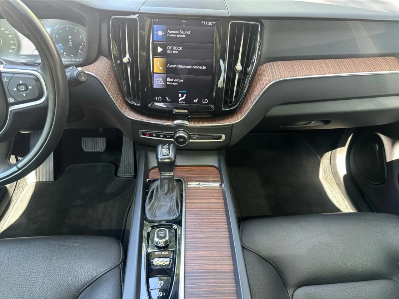 2021 Volvo XC60 T6 AWD Momentum Image principale