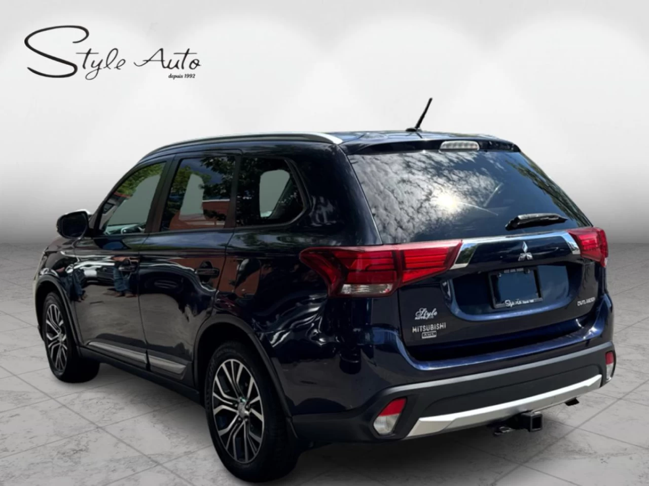 2016 Mitsubishi Outlander AWC 4dr ES Image principale