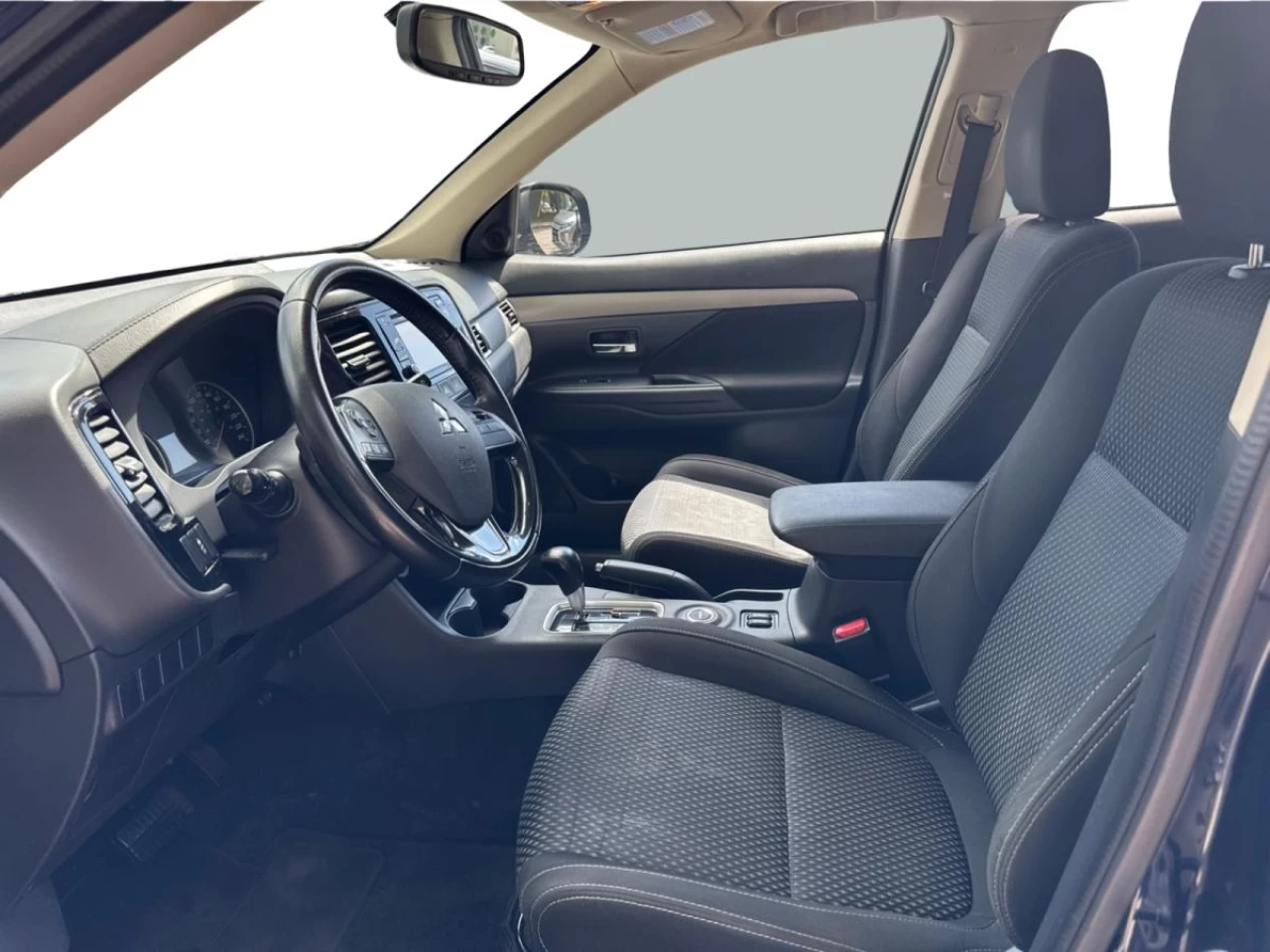 2016 Mitsubishi Outlander AWC 4dr ES Image principale