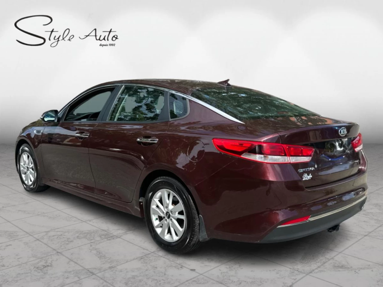 2016 Kia Optima 4dr Sdn LX+ Image principale