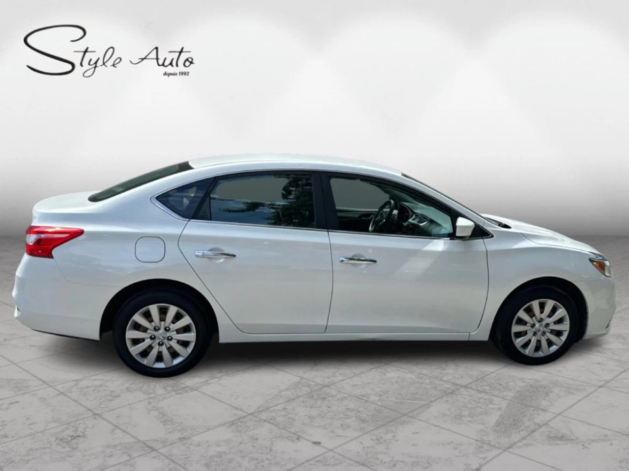 2017 Nissan Sentra SV Image principale