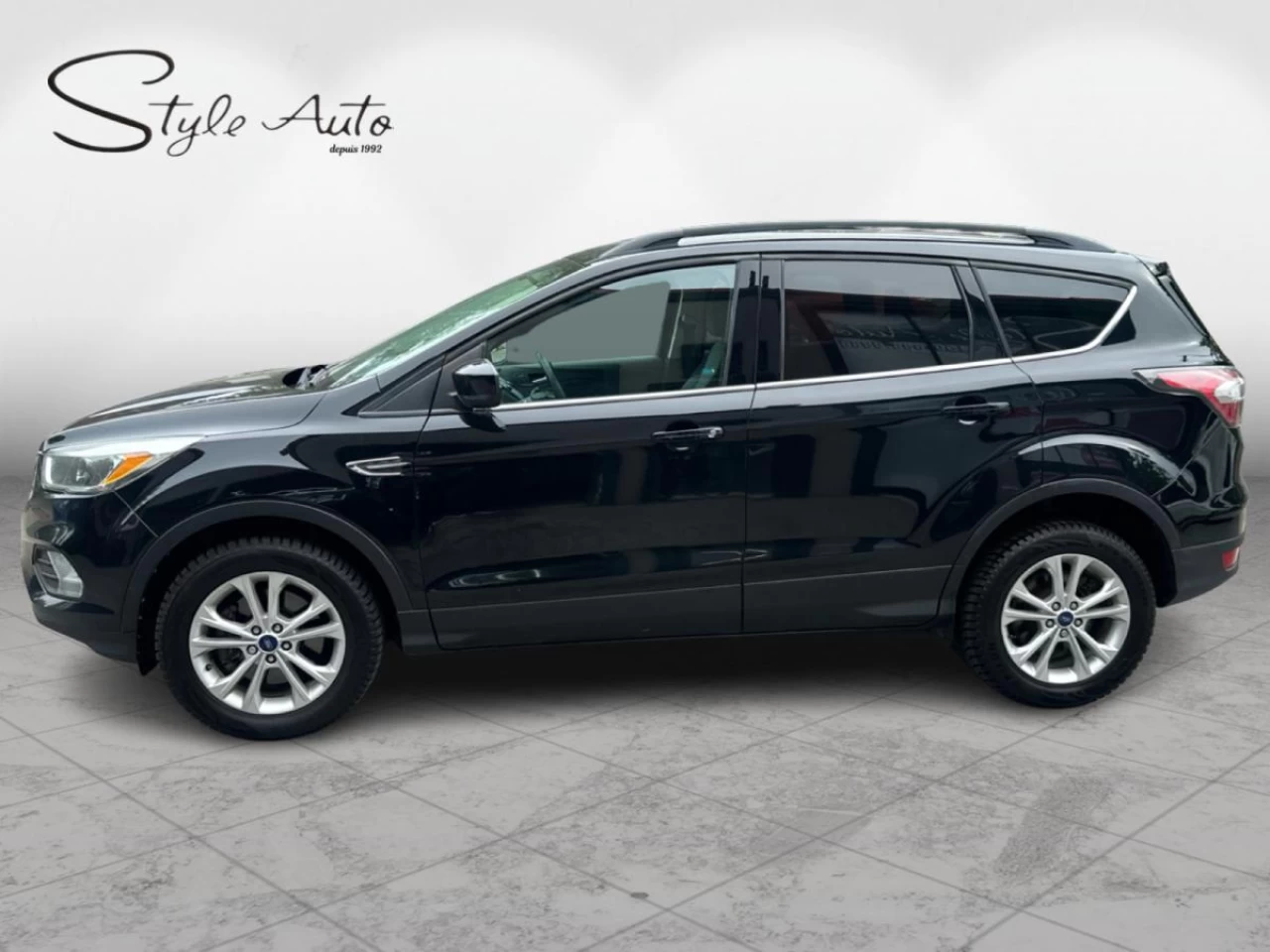 2017 Ford Escape 4WD 4dr SE Image principale