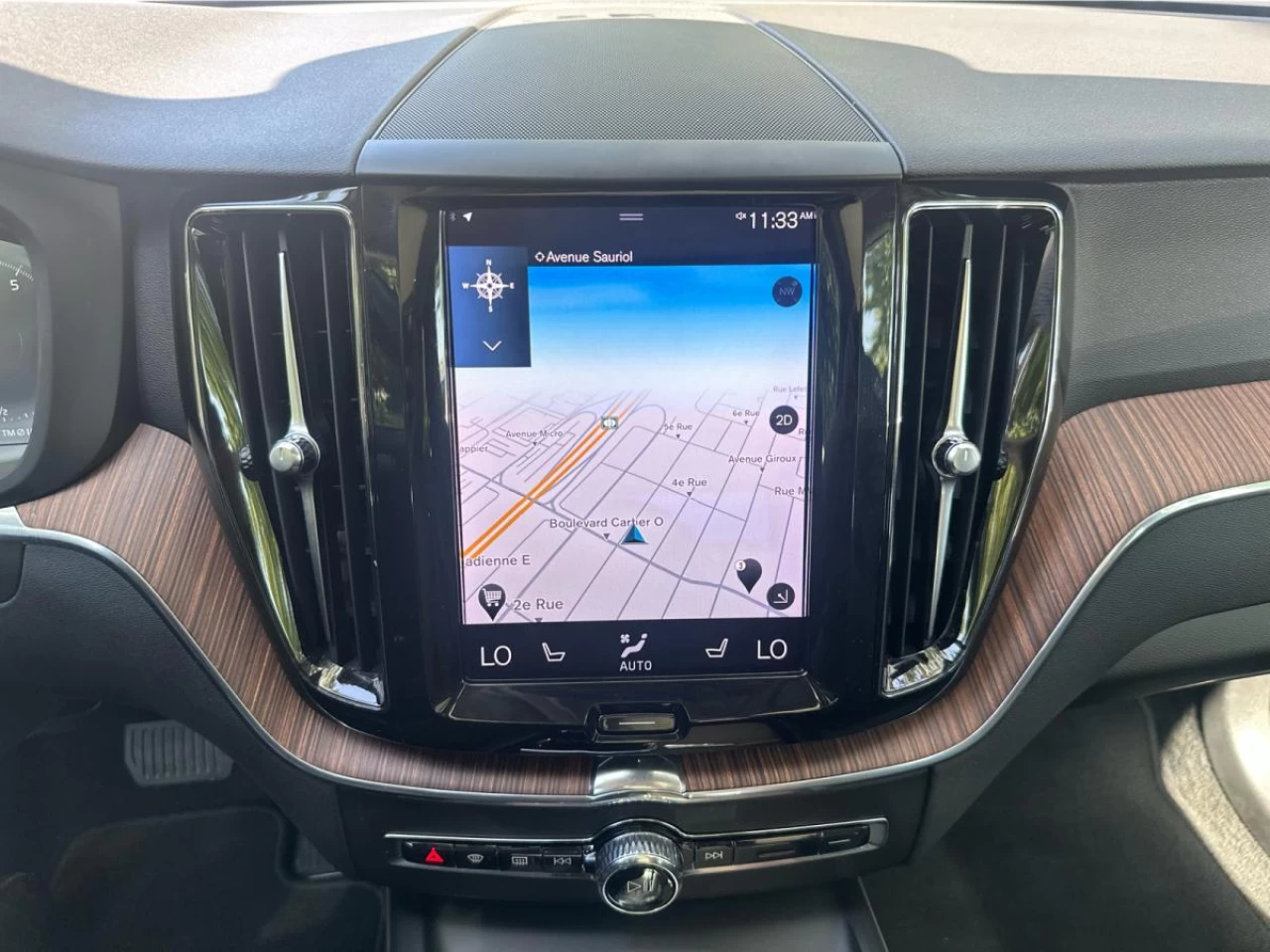 2021 Volvo XC60 T6 AWD Momentum Image principale