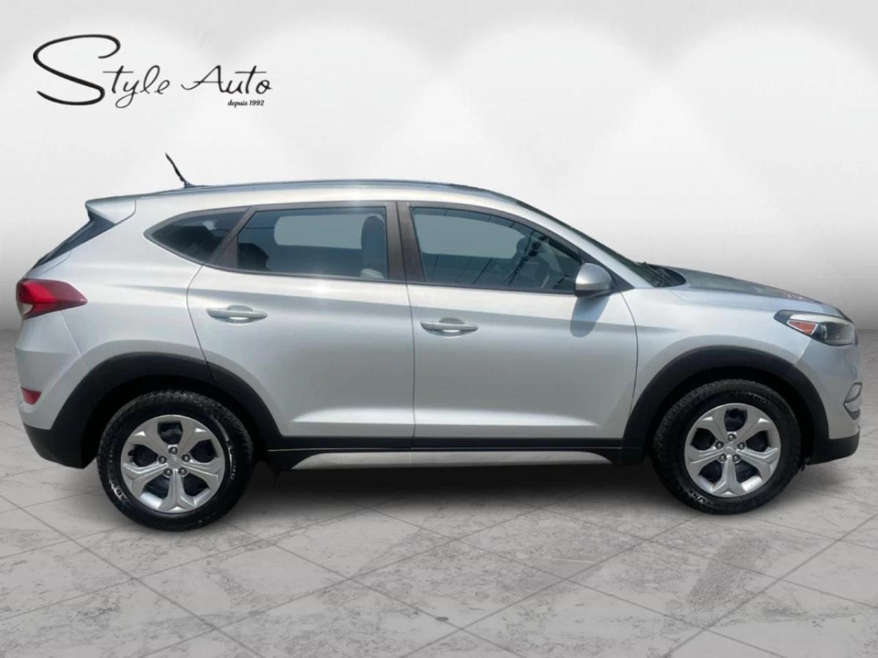2017 Hyundai Tucson AWD 4dr 2.0L Main Image