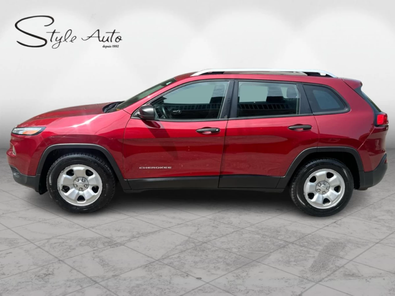 2015 Jeep Cherokee FWD 4dr Sport Main Image