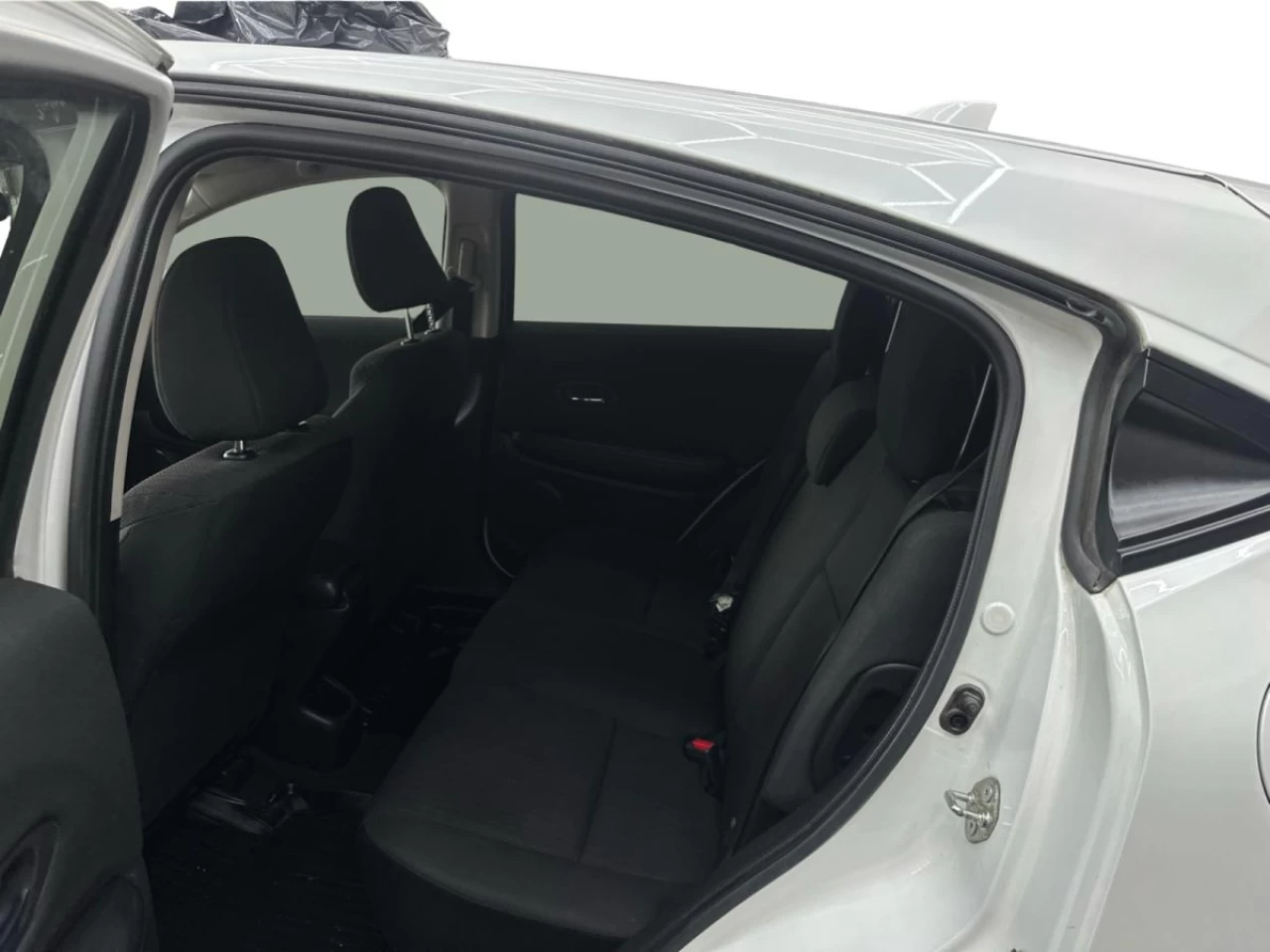2016 Honda HR-V 4WD LX CVT Main Image