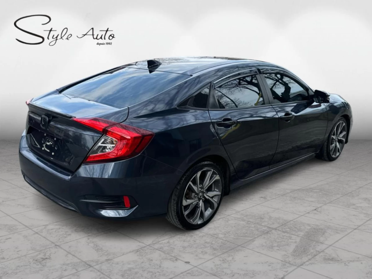 2019 Honda Civic Touring  Sedan Image principale