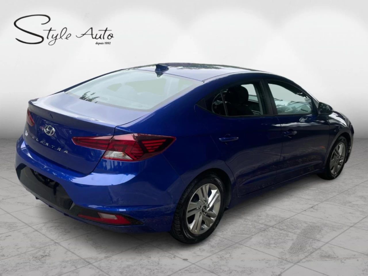 2020 Hyundai Elantra Preferred IVT Main Image