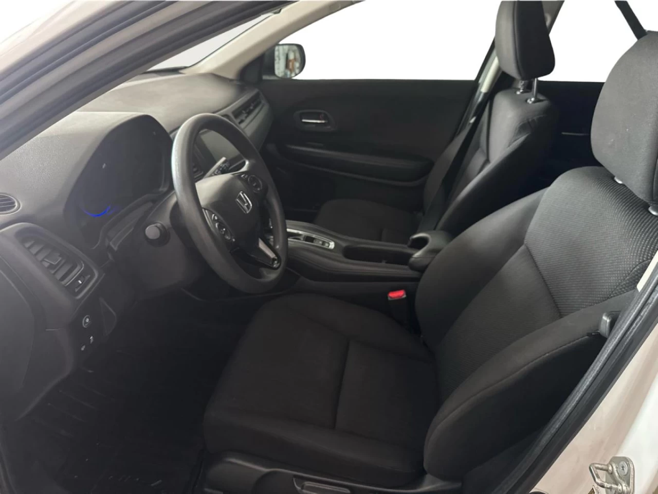 2016 Honda HR-V 4WD LX CVT Main Image