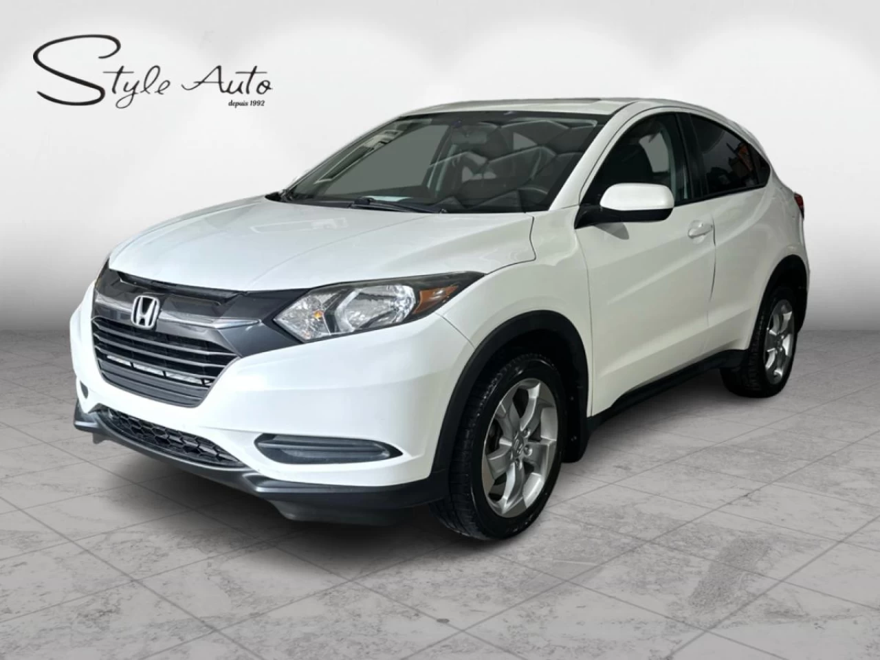 2016 Honda HR-V 4WD LX CVT Main Image