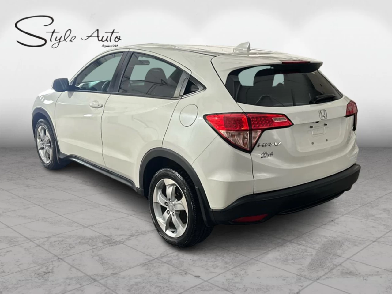 2016 Honda HR-V 4WD LX CVT Main Image