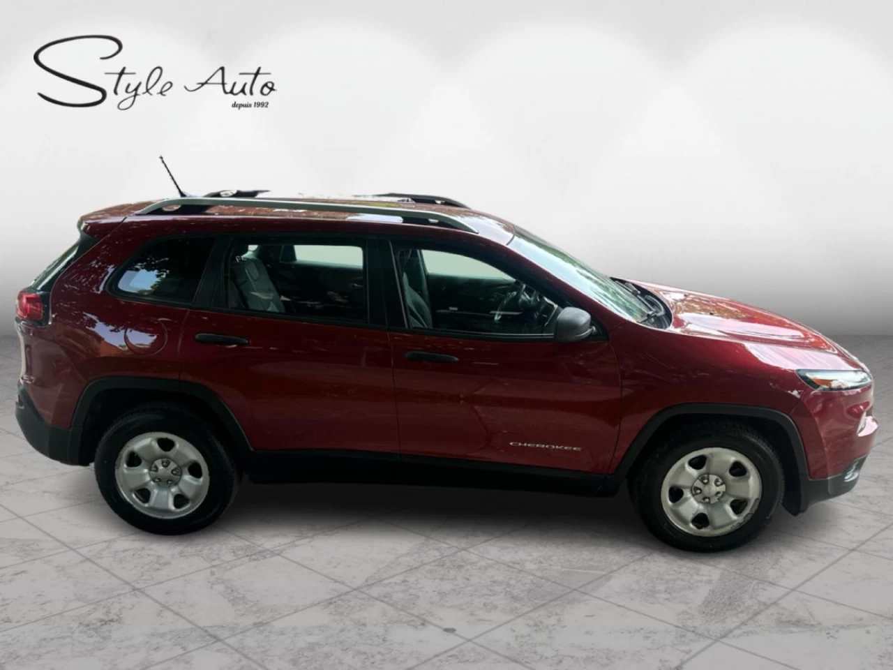 2015 Jeep Cherokee FWD 4dr Sport Main Image