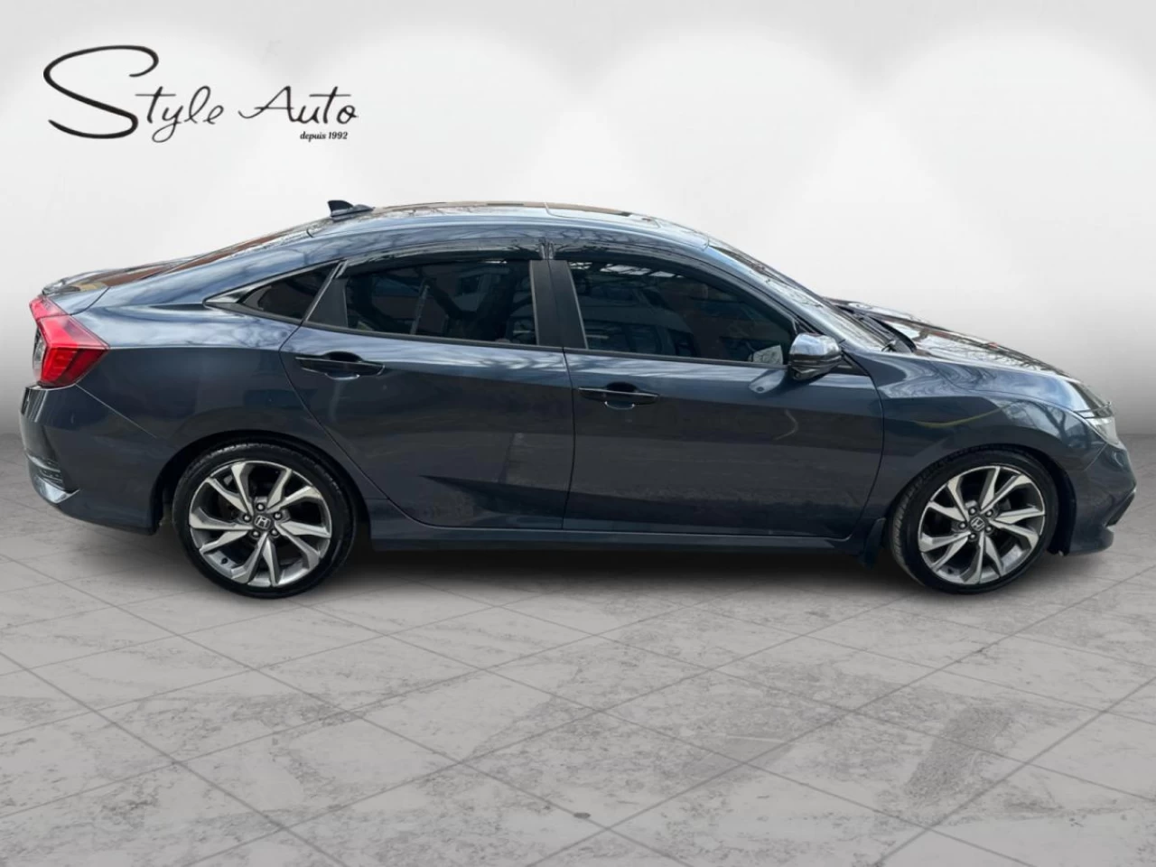 2019 Honda Civic Touring  Sedan Image principale