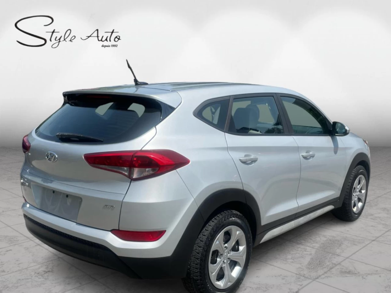 2017 Hyundai Tucson AWD 4dr 2.0L Main Image