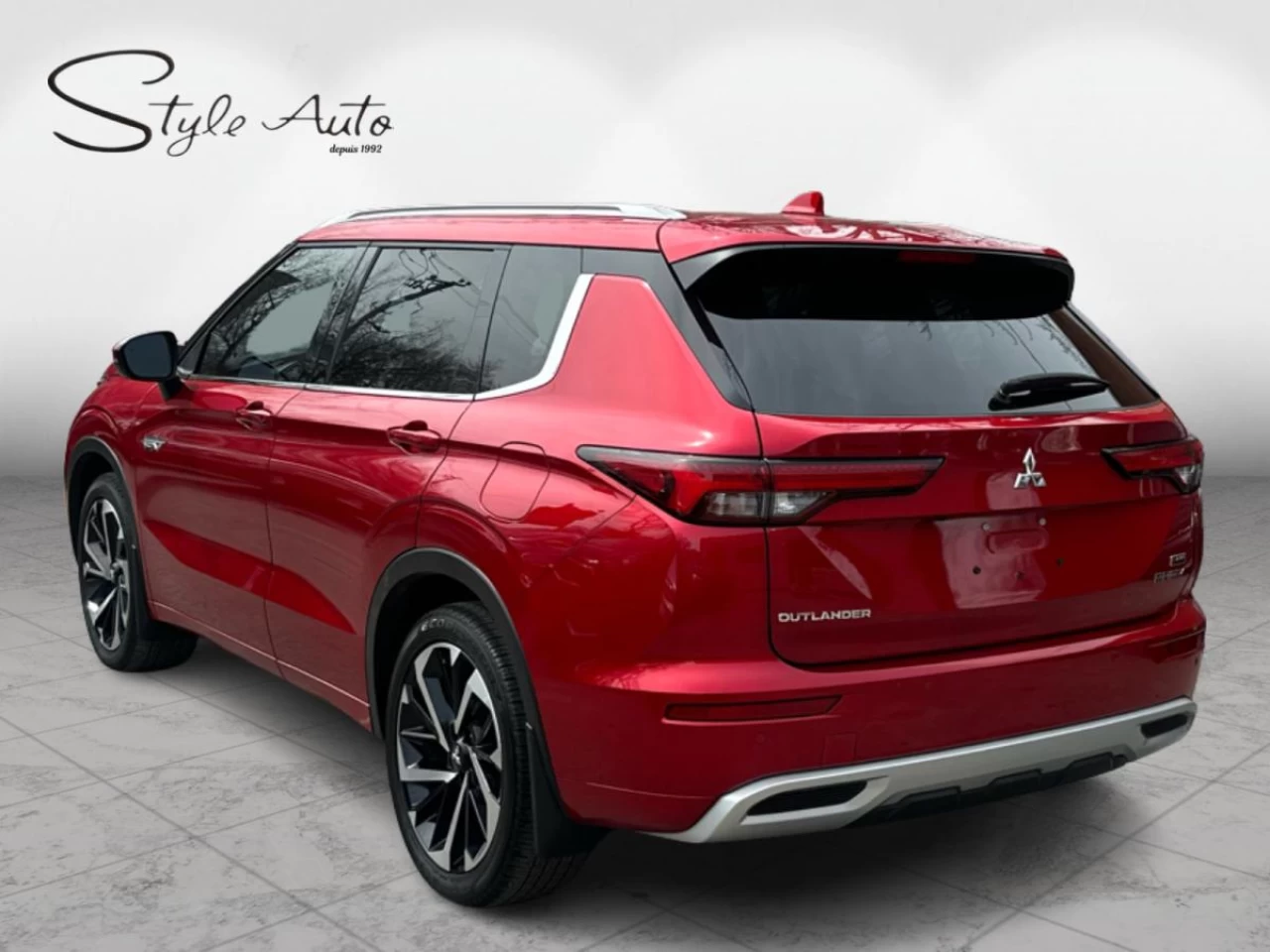 2024 Mitsubishi Outlander GT S-AWC hybride 7 pass Main Image