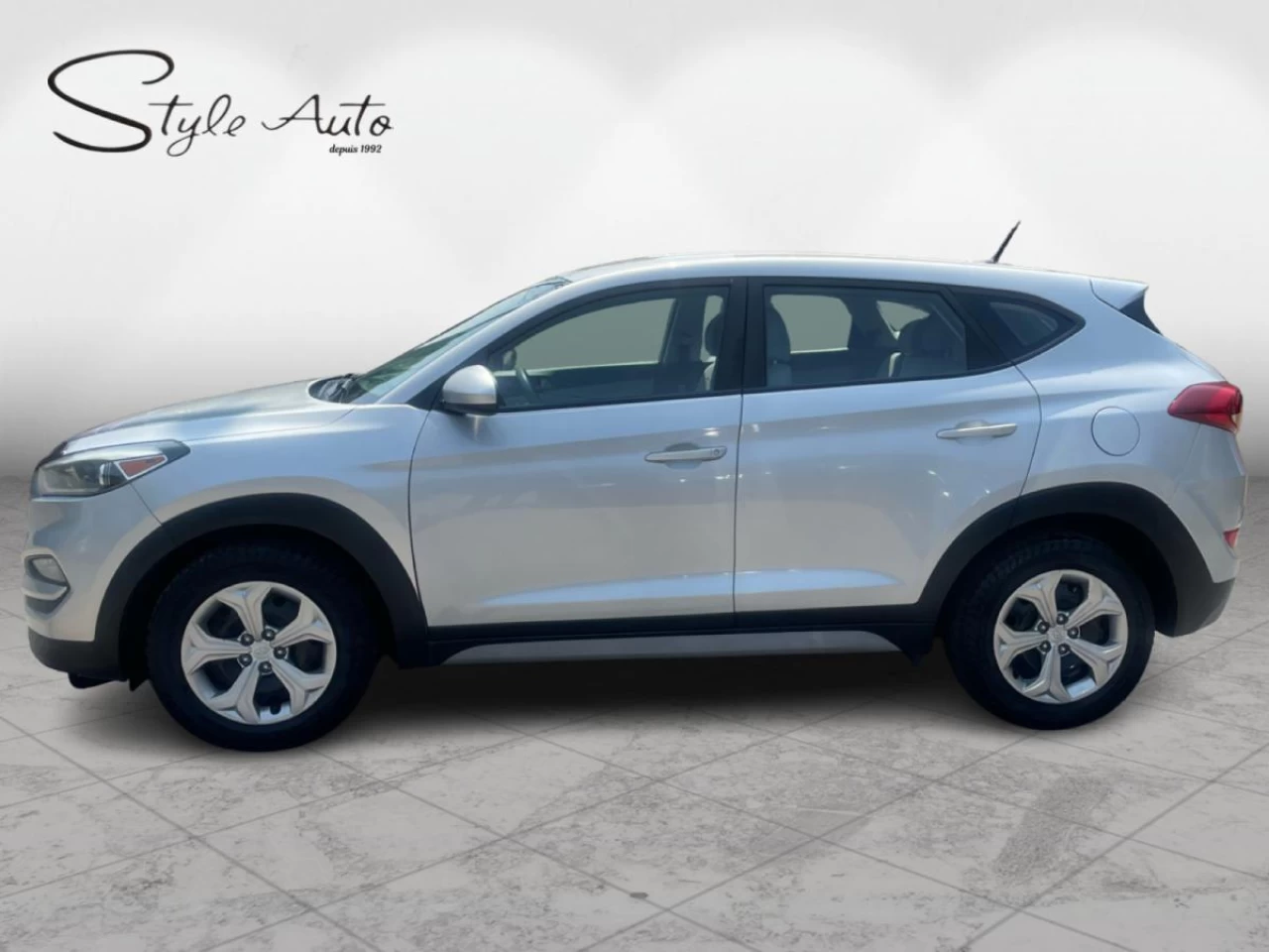 2017 Hyundai Tucson AWD 4dr 2.0L Main Image