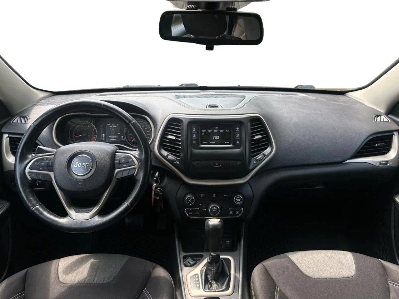 2015 Jeep Cherokee FWD 4dr Sport Main Image