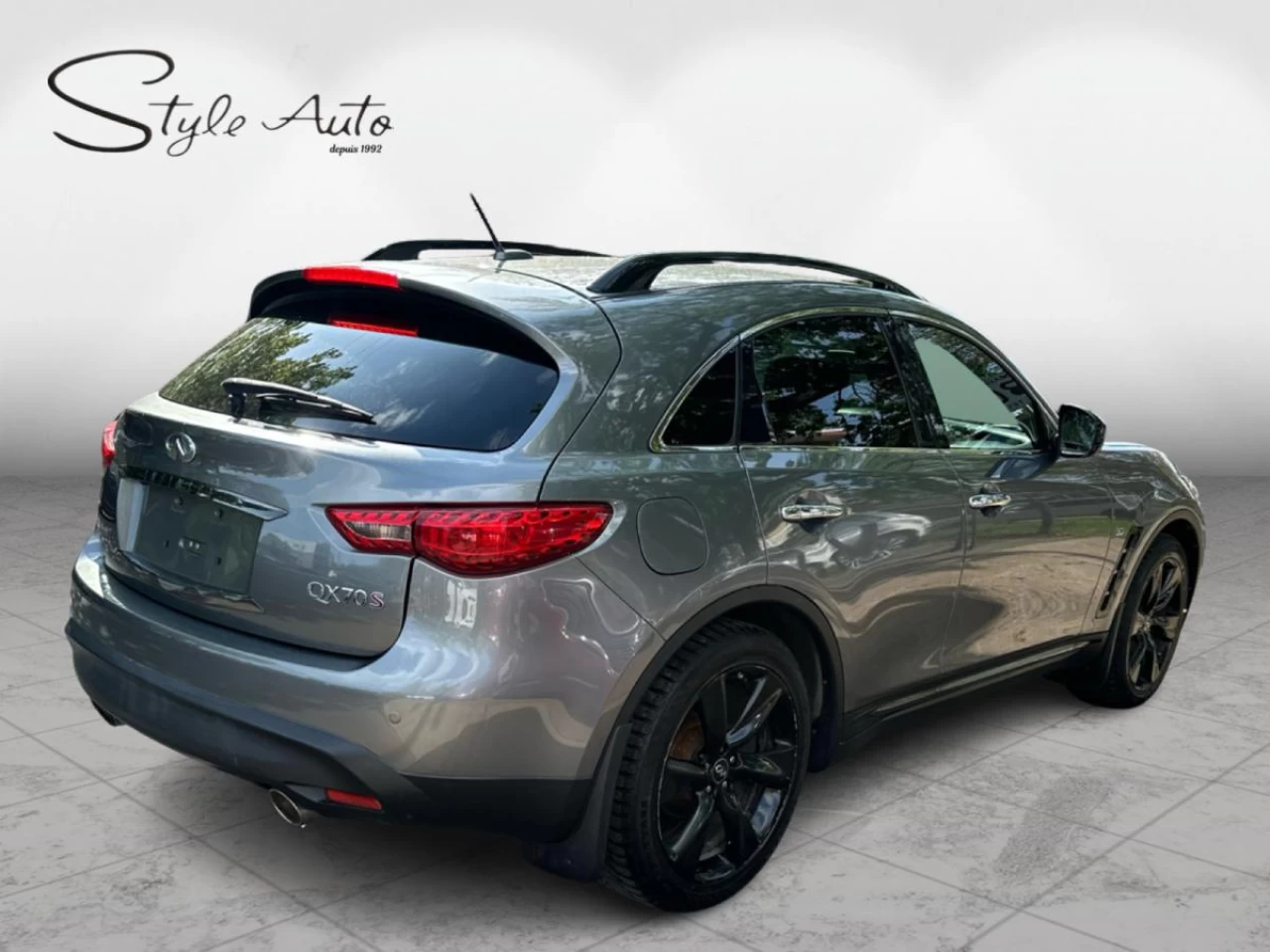 2017 Infiniti QX70 AWD SUV Image principale