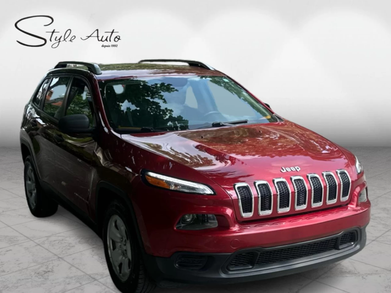 2015 Jeep Cherokee FWD 4dr Sport Main Image