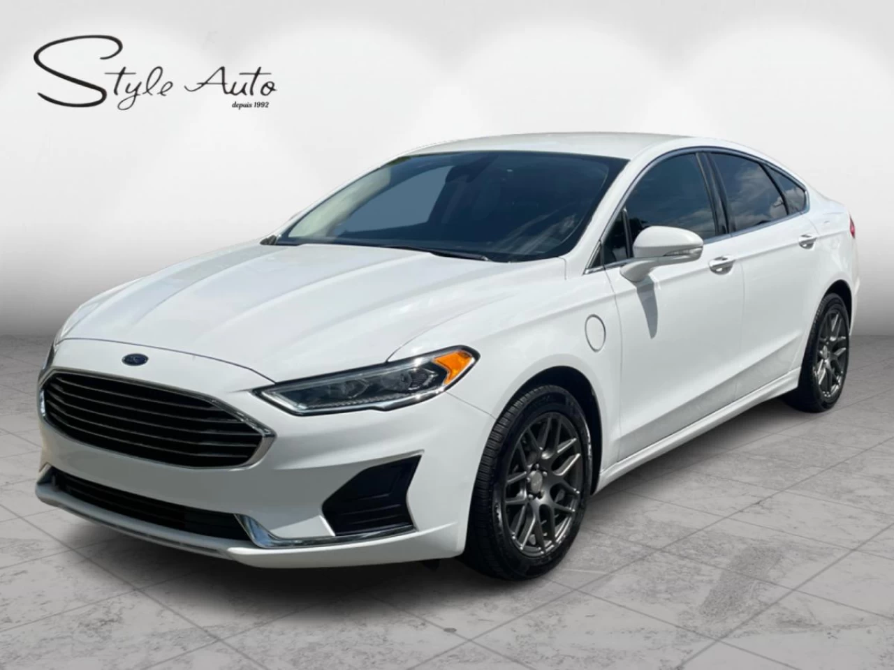 2019 Ford Fusion Energi SEL FWD Main Image