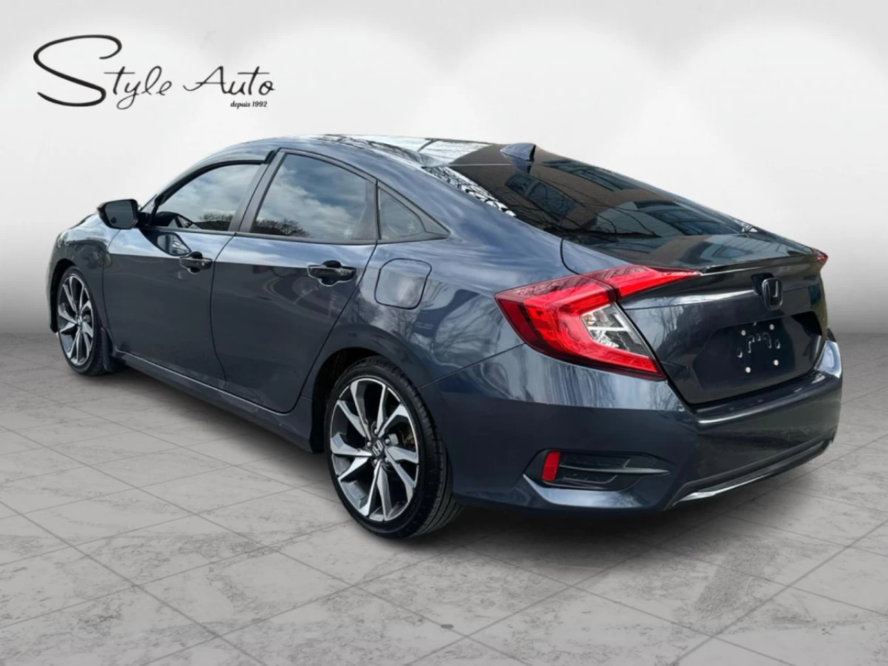 2019 Honda Civic Touring  Sedan Image principale