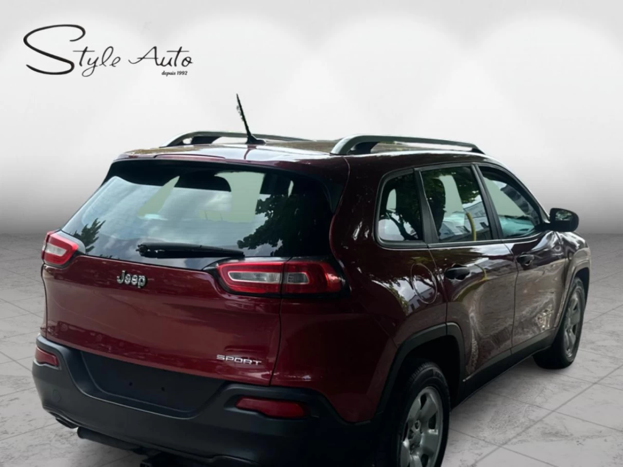2015 Jeep Cherokee FWD 4dr Sport Main Image