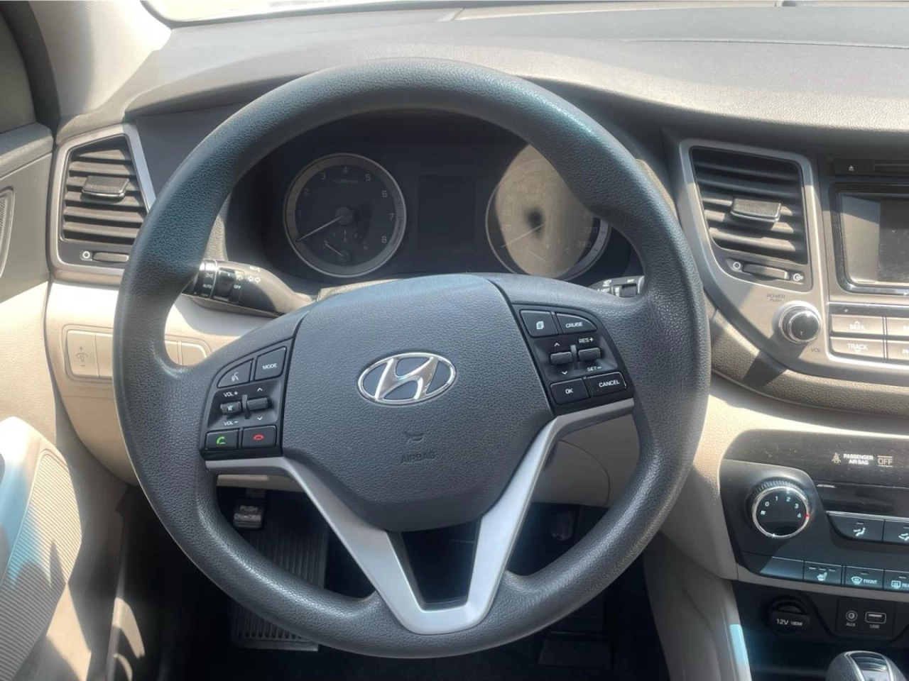2017 Hyundai Tucson AWD 4dr 2.0L Main Image