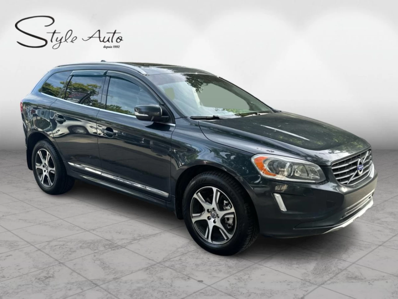 2015 Volvo XC60 AWD T6 Premier Plus Main Image