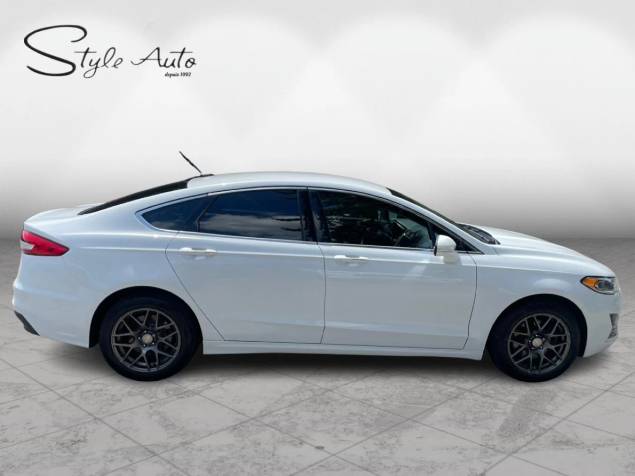 2019 Ford Fusion Energi SEL FWD Main Image