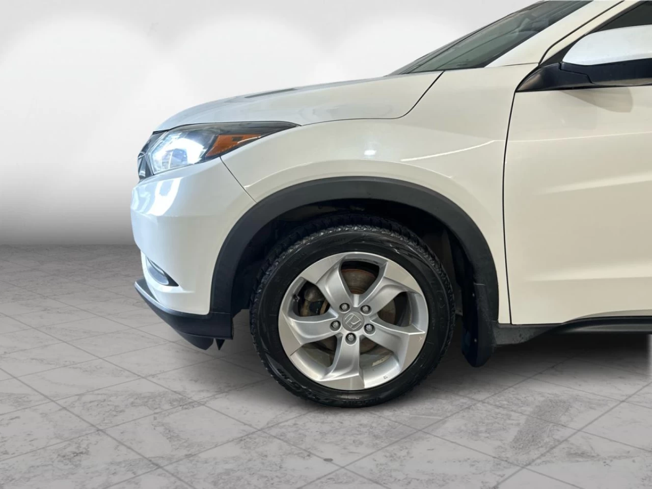 2016 Honda HR-V 4WD LX CVT Main Image