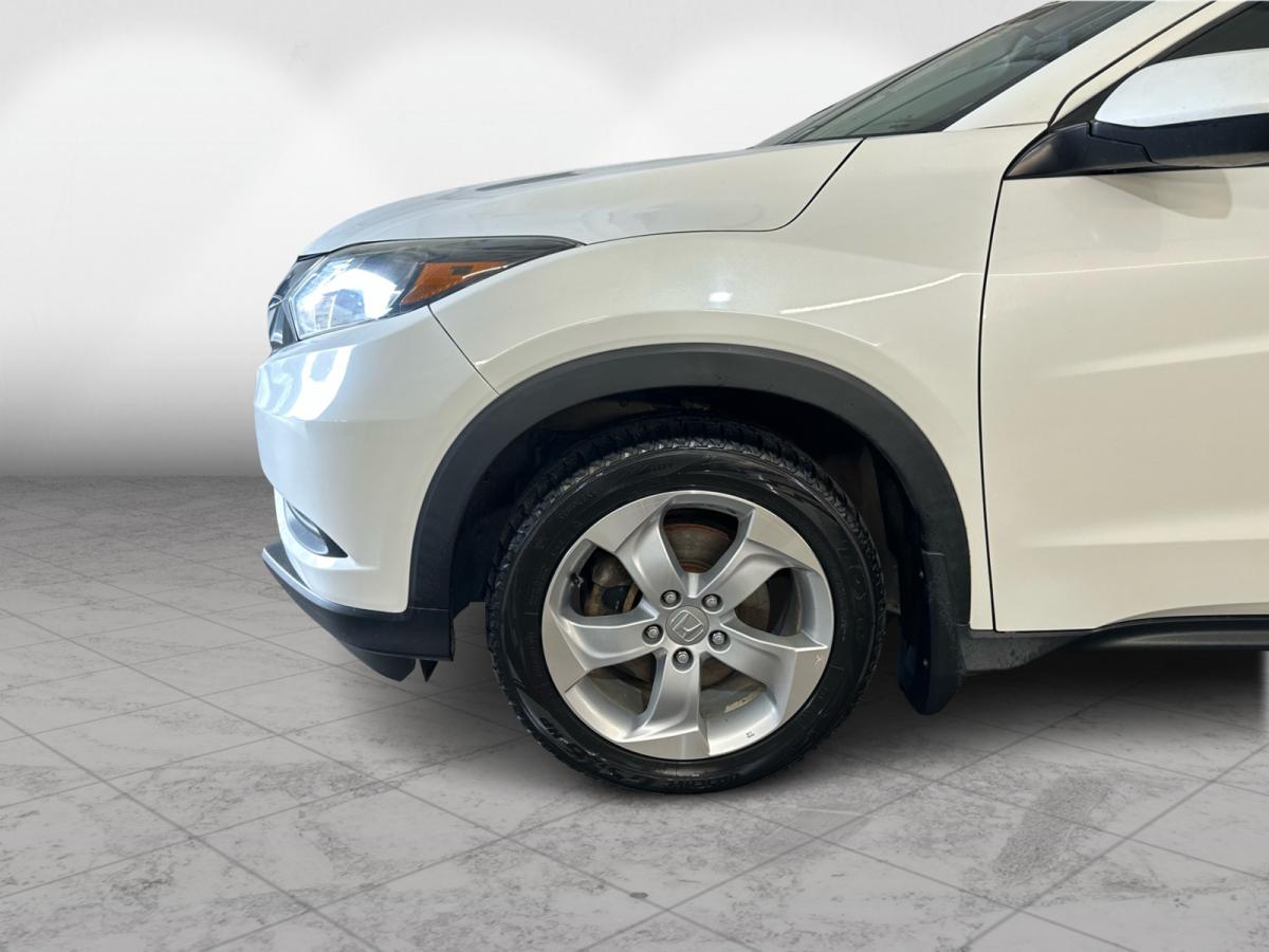 2016 Honda HR-V 4WD LX CVT Main Image