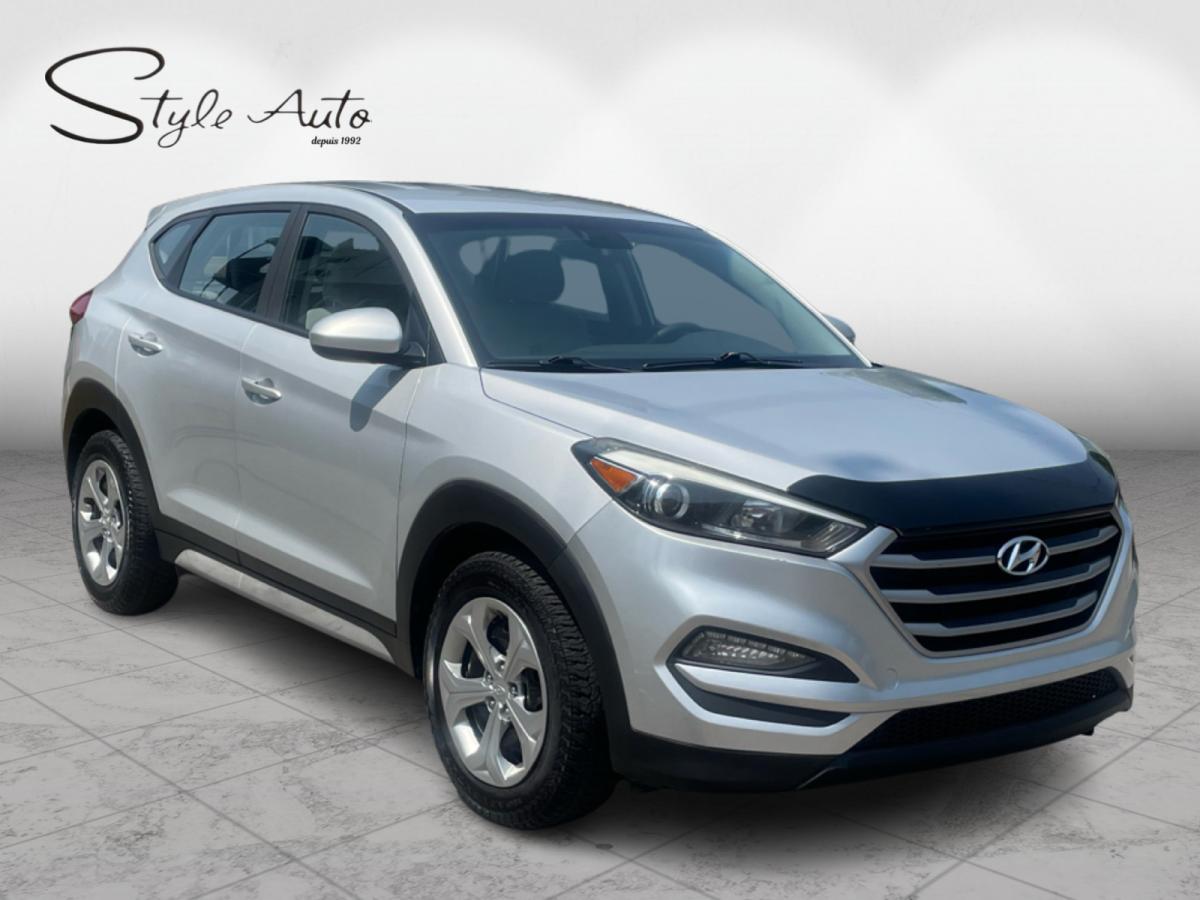 2017 Hyundai Tucson AWD 4dr 2.0L Main Image