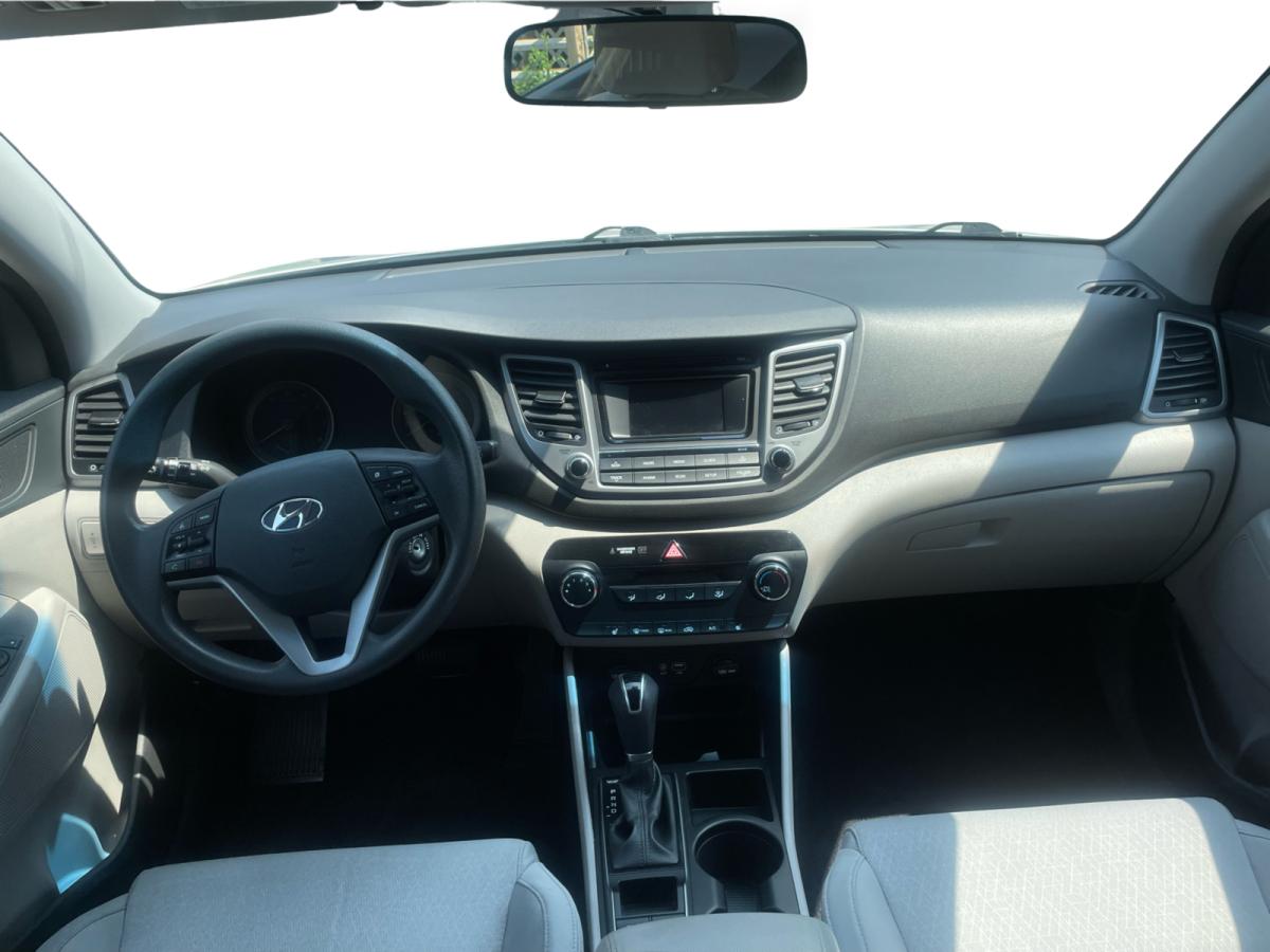 2017 Hyundai Tucson AWD 4dr 2.0L Main Image