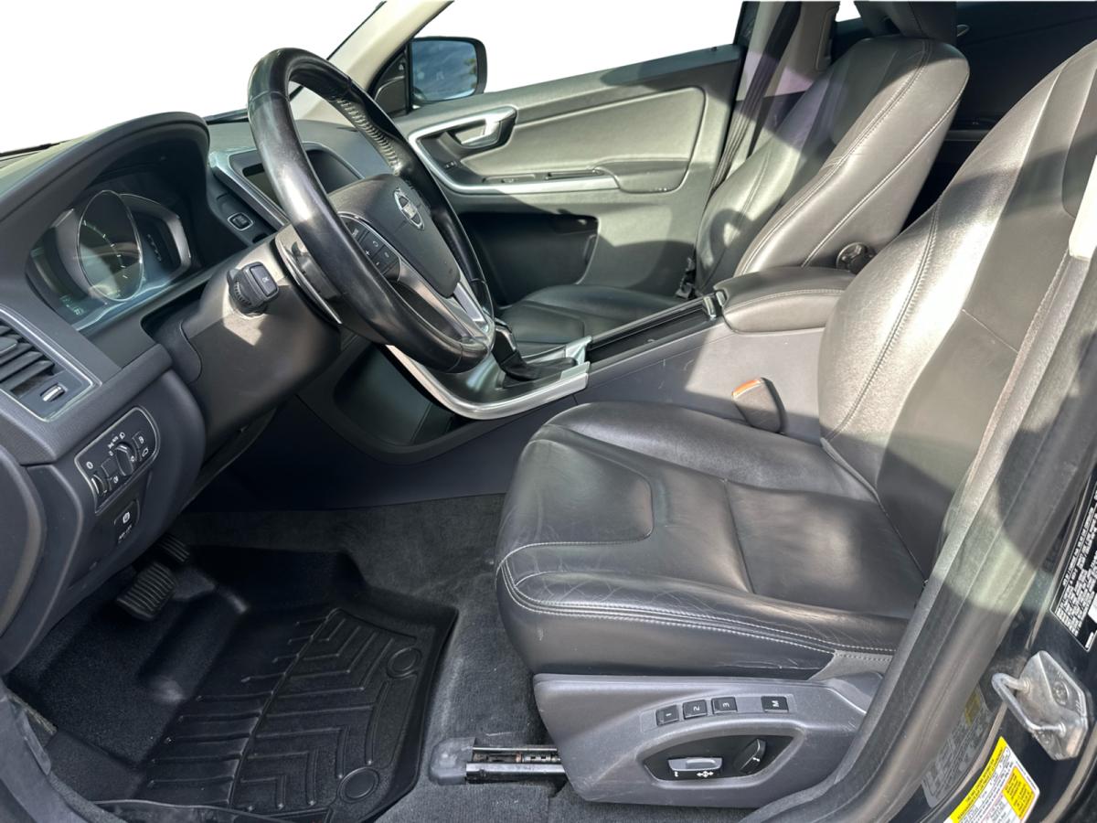 2015 Volvo XC60 AWD T6 Premier Plus Main Image