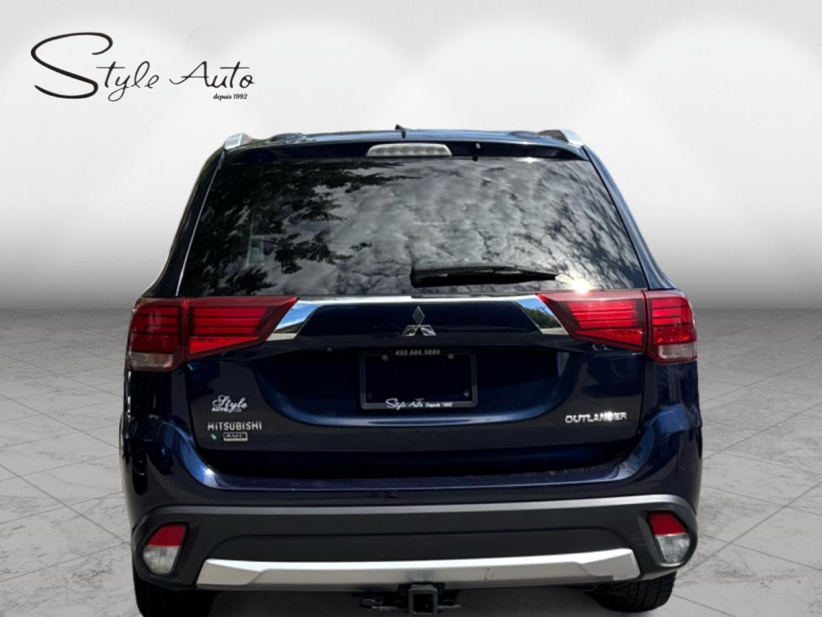 2016 Mitsubishi Outlander AWC 4dr ES Image principale