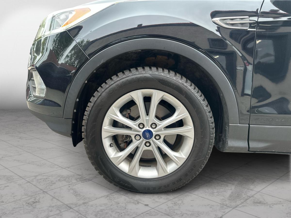 2017 Ford Escape 4WD 4dr SE Image principale