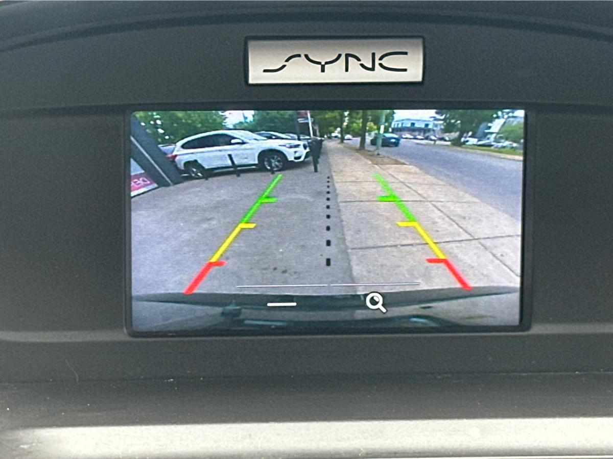 2017 Ford Escape 4WD 4dr SE Image principale