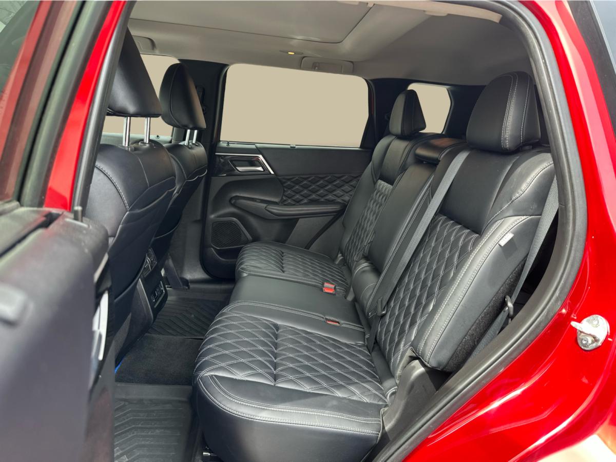 2024 Mitsubishi Outlander GT S-AWC hybride 7 pass Main Image