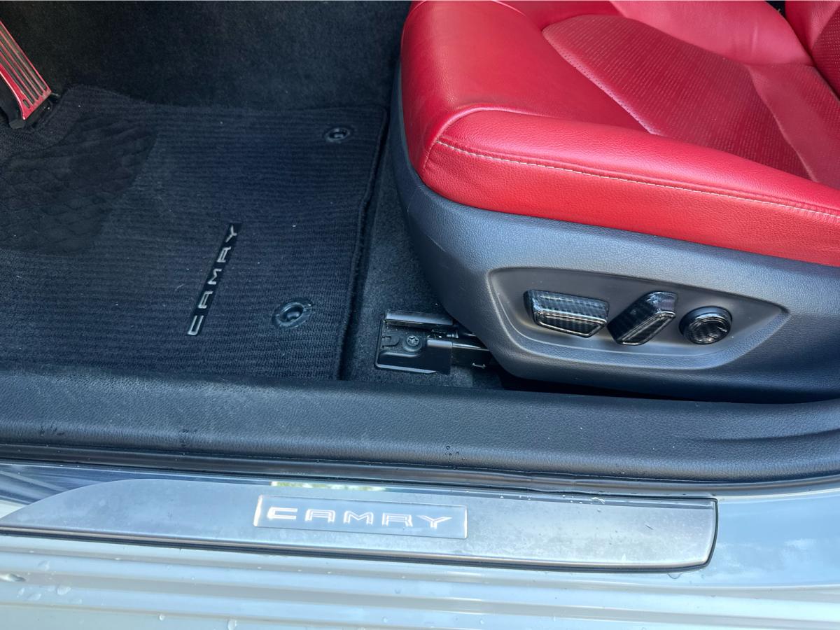 2018 Toyota Camry XSE V6 Auto roof Cam Main Image
